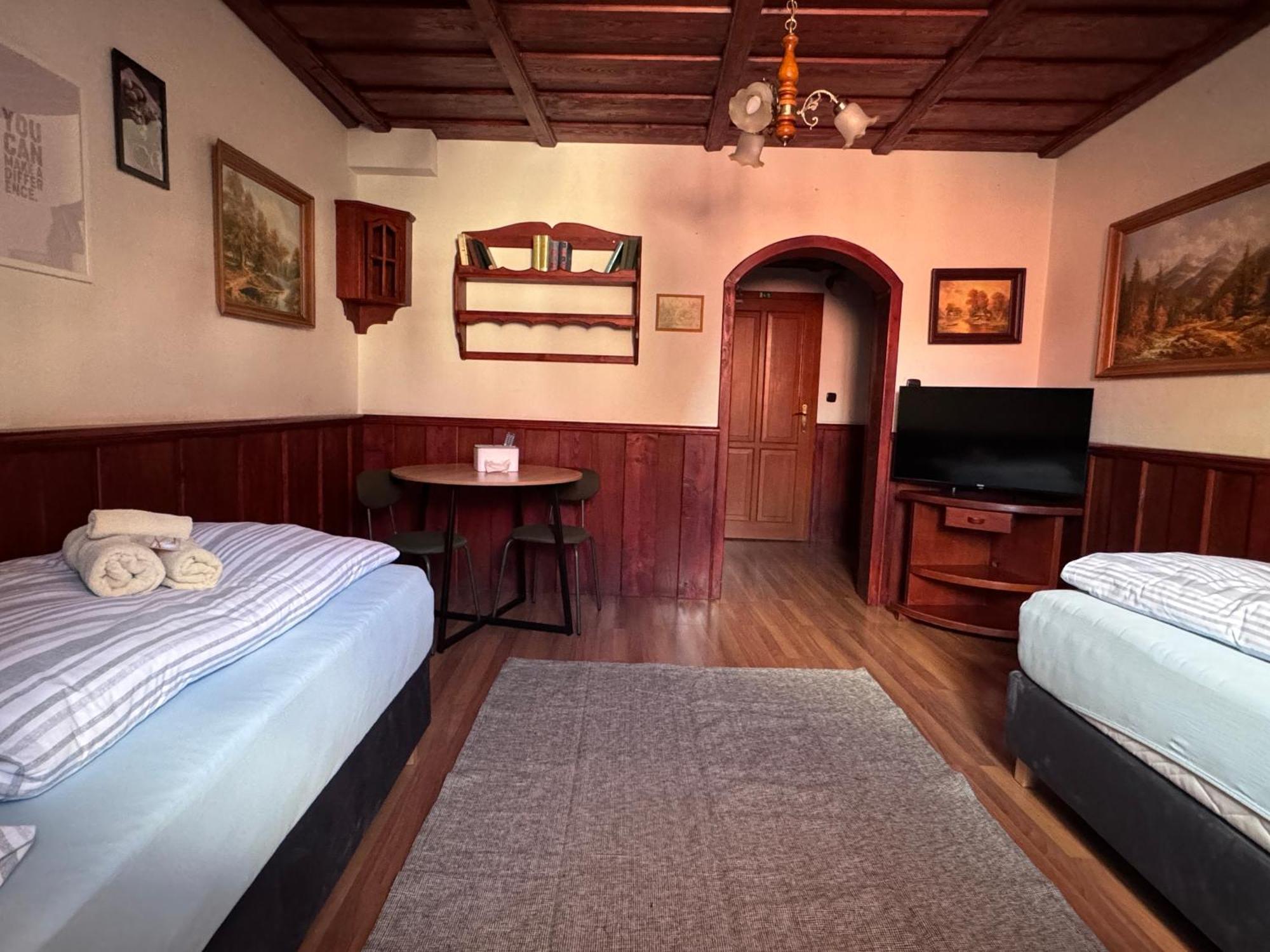 Penzion Grand, Self Check-In, Free Private Parking Banska Bystrica Exterior photo