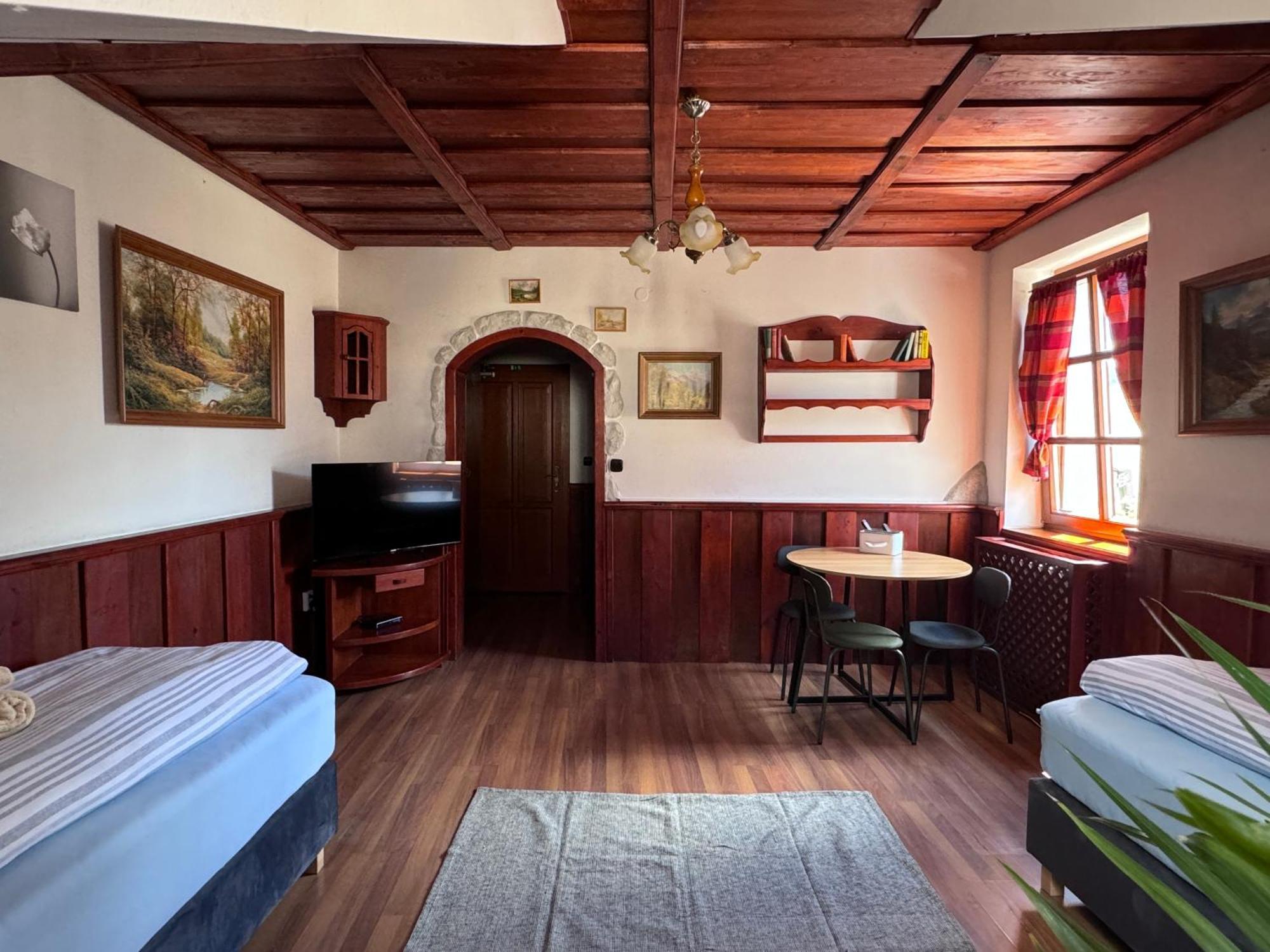 Penzion Grand, Self Check-In, Free Private Parking Banska Bystrica Exterior photo
