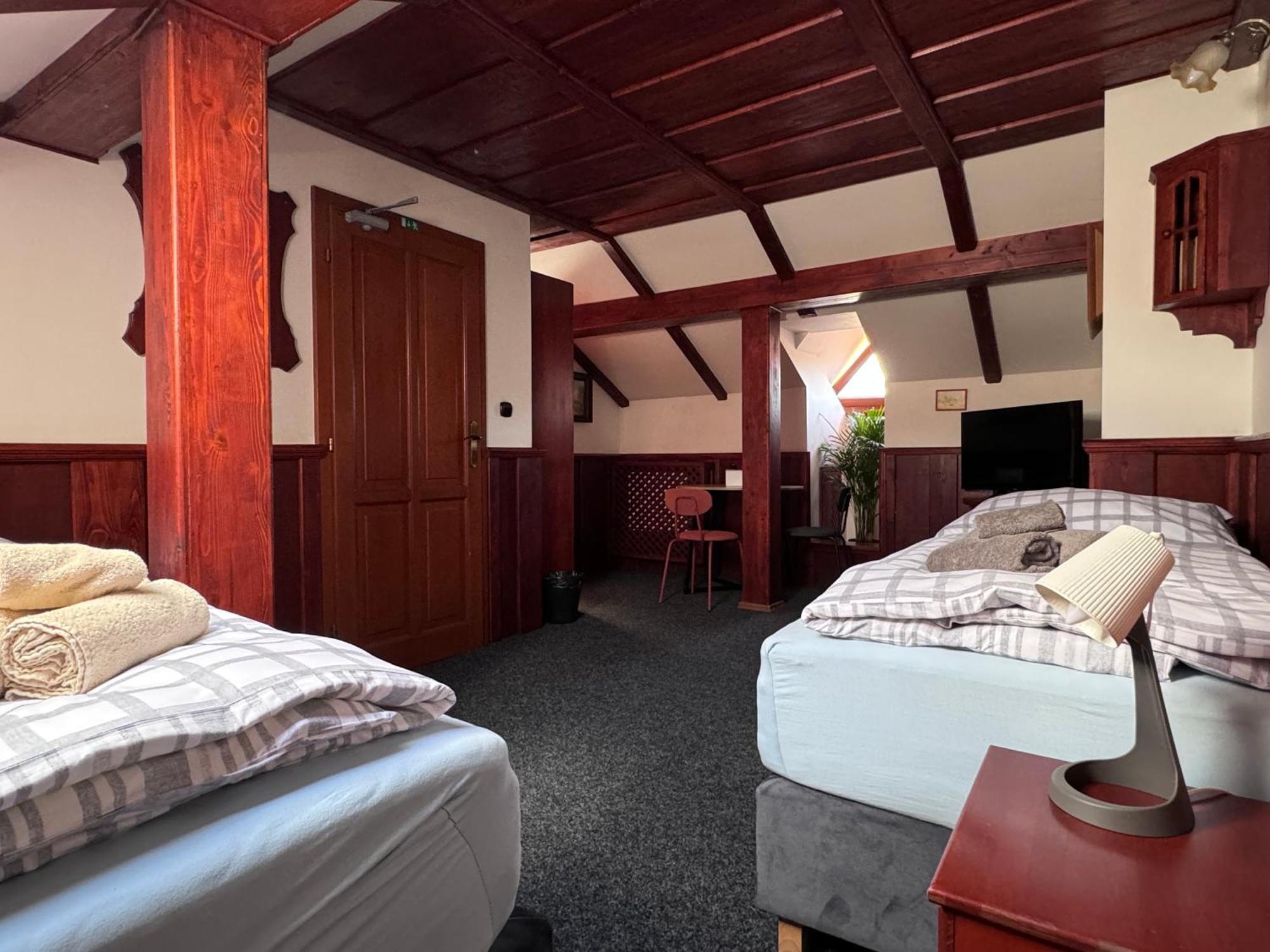 Penzion Grand, Self Check-In, Free Private Parking Banska Bystrica Exterior photo