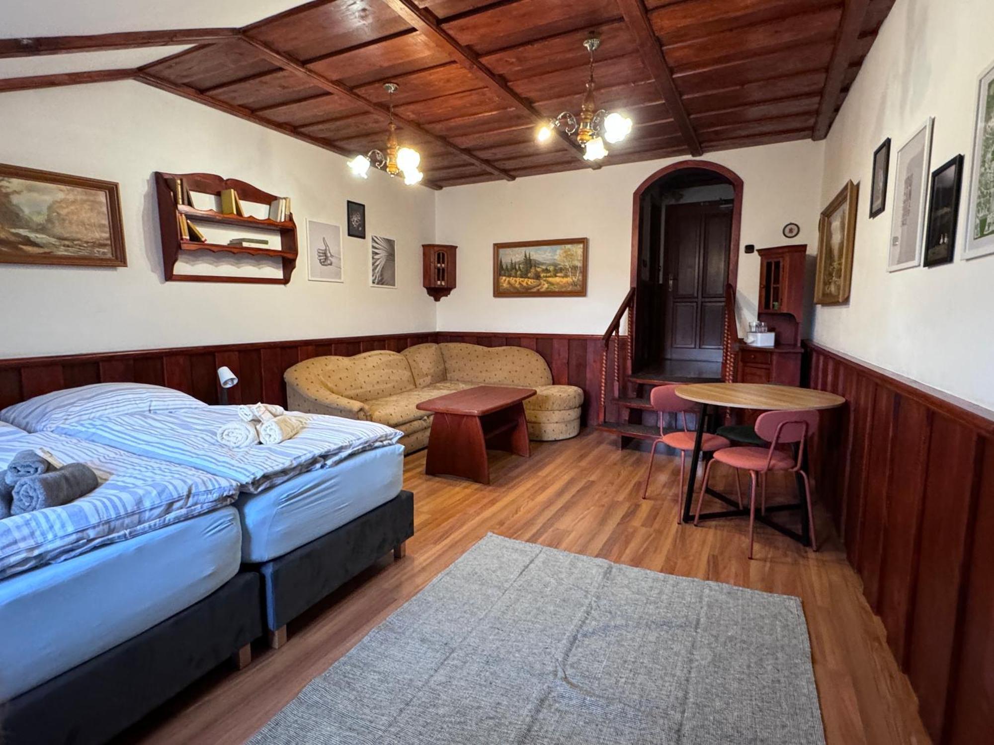 Penzion Grand, Self Check-In, Free Private Parking Banska Bystrica Exterior photo