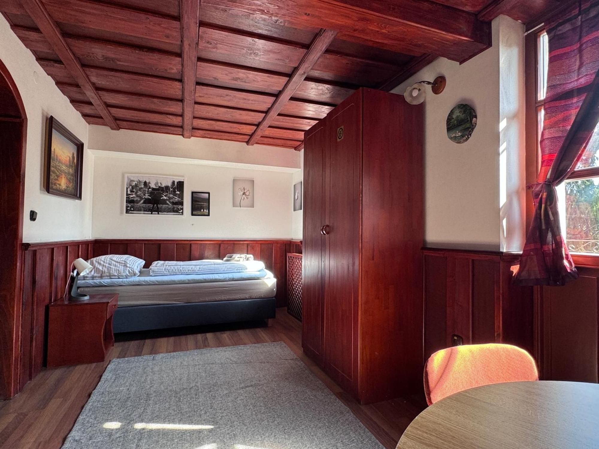 Penzion Grand, Self Check-In, Free Private Parking Banska Bystrica Exterior photo