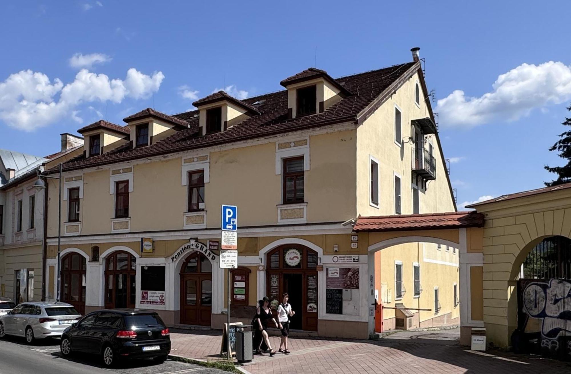 Penzion Grand, Self Check-In, Free Private Parking Banska Bystrica Exterior photo