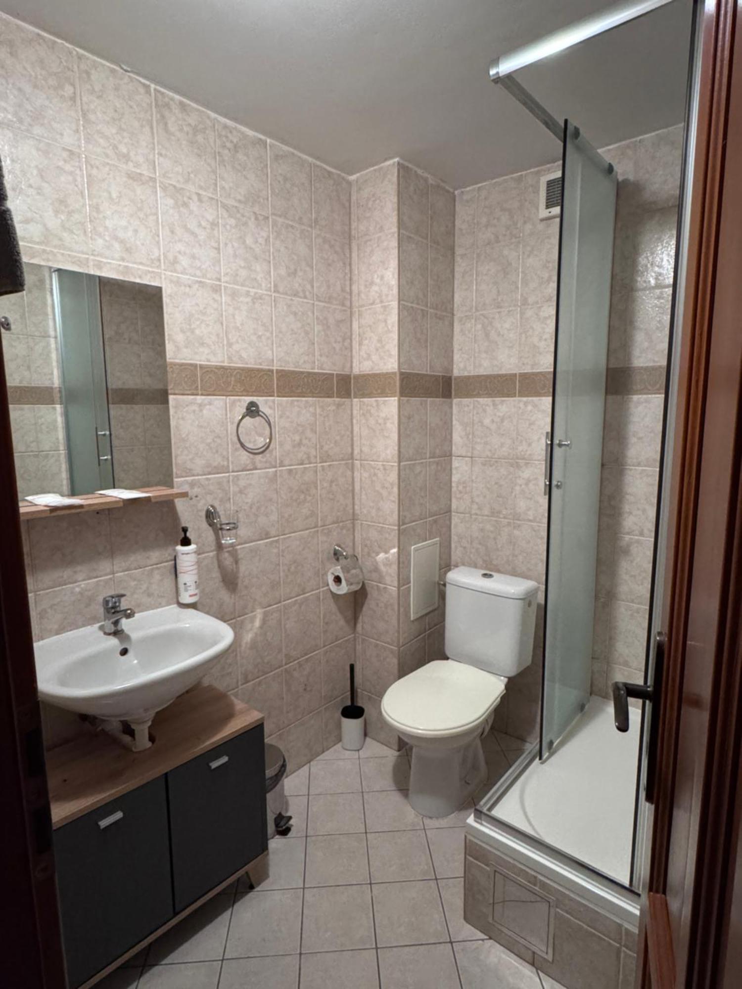 Penzion Grand, Self Check-In, Free Private Parking Banska Bystrica Exterior photo
