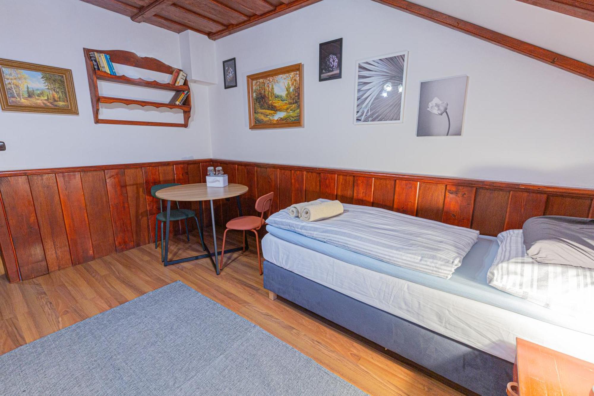 Penzion Grand, Self Check-In, Free Private Parking Banska Bystrica Exterior photo