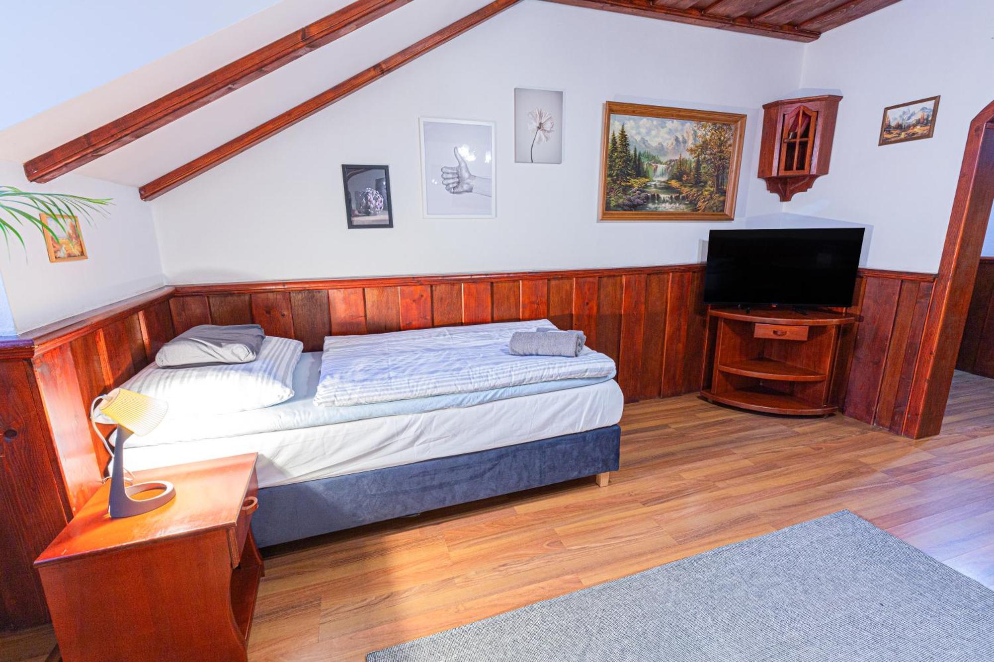 Penzion Grand, Self Check-In, Free Private Parking Banska Bystrica Exterior photo