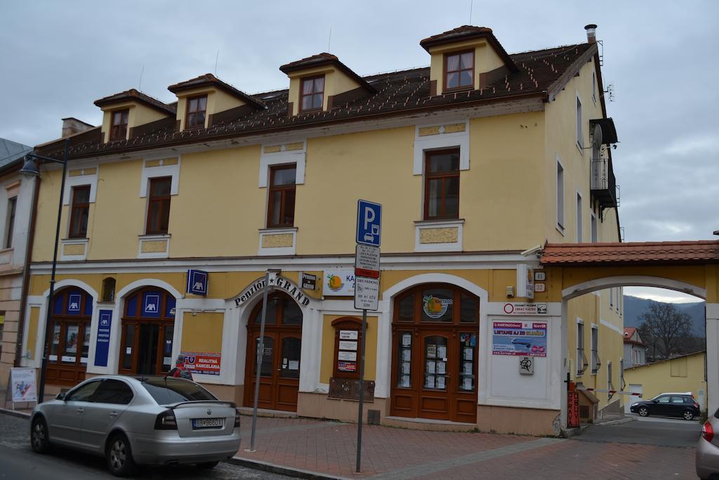 Penzion Grand, Self Check-In, Free Private Parking Banska Bystrica Exterior photo